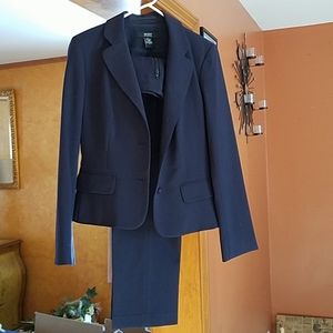Body by Victoria navy blue pant suit